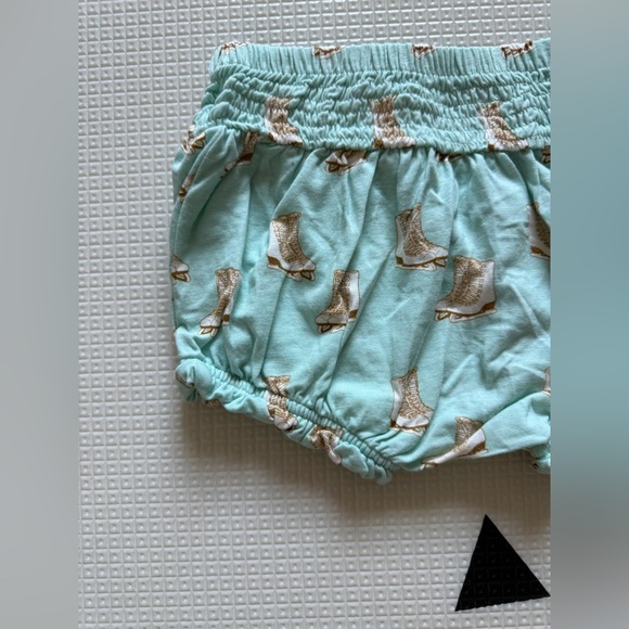 Kate Quinn|Baby girl pastel shorts in bamboo-Ice Skating Print,super soft•12-18M - Picture 1 of 5